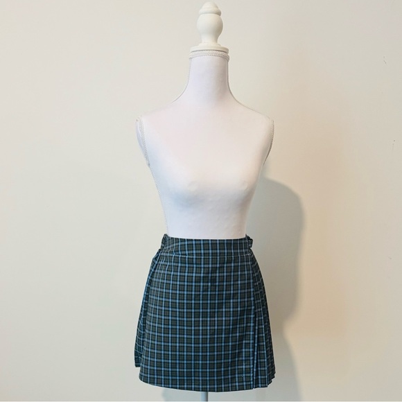 90s-Inspired Plaid Mini Kilt Skirt 💙💚 - Picture 5 of 5